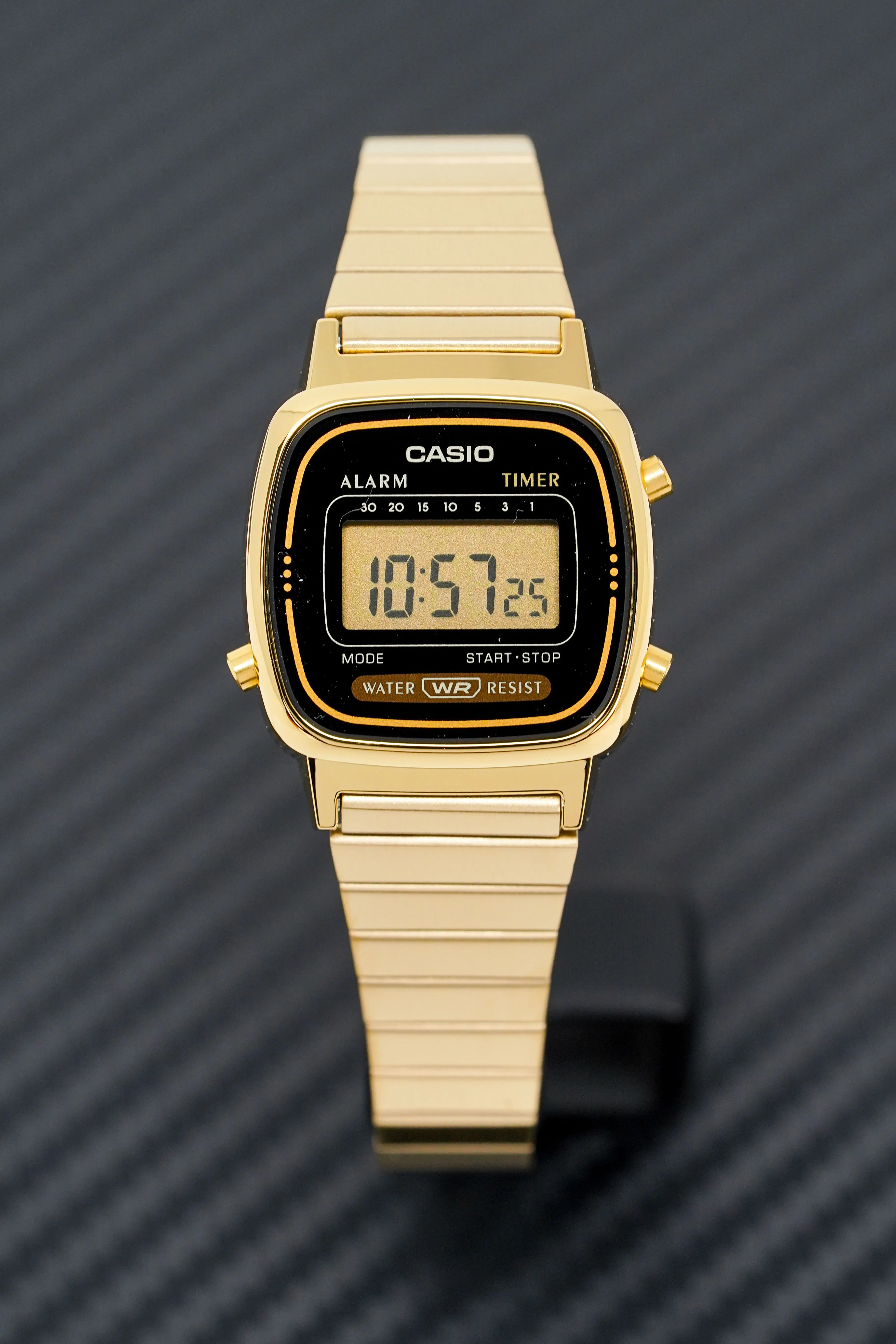 Casio Ladies Watch Digital Vintage Classic Flat Link Gold LA670WGA-1DF