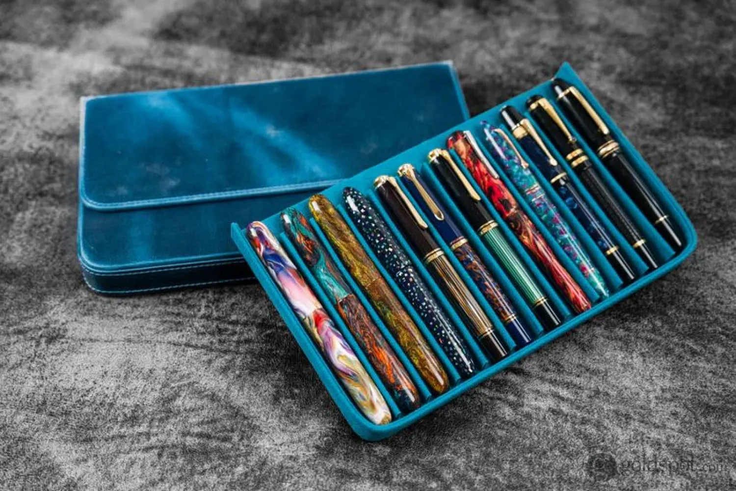 Galen Leather Magnum Opus 12 Slots Hard Pen Case in Crazy Horse Ocean Blue