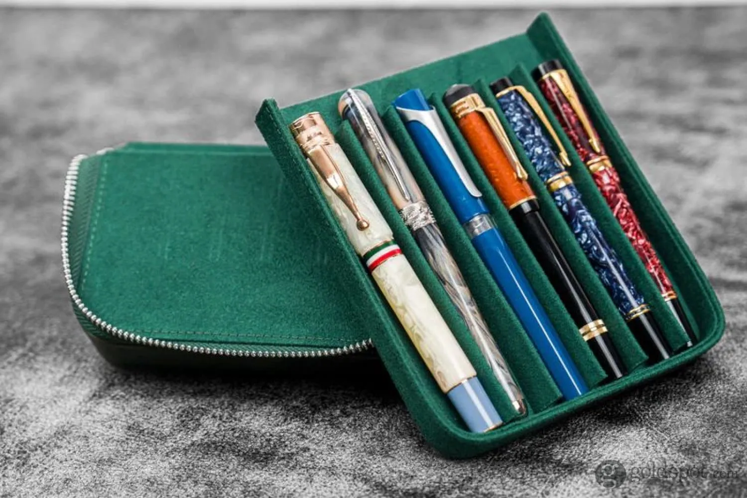 Galen Leather Zippered Magnum Opus Hard 6 Slots Pen Case in Crazy Horse Forest Green